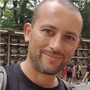 Profesor con experiencia en areas financieras en diferentes universidades con capacidad de dictar clases en Ingles